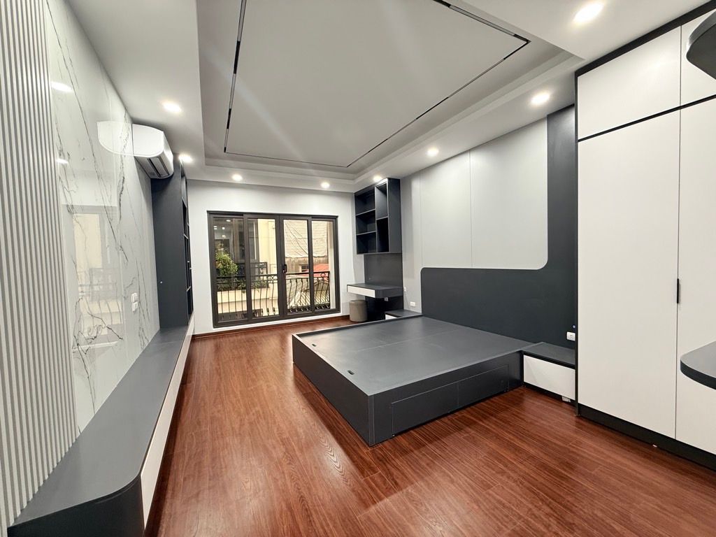 Bán nhà Hoàng Mai - diện tích 47m2 6 tầng - Ô TÔ TRÁNH - giá 20 tỷ