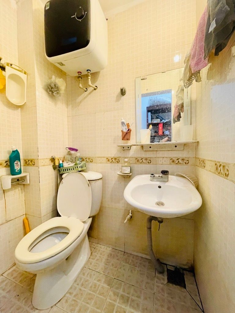 Bán nhà Định Công - diện tích 41m2 3 tầng - Gần ô tô, trung tâm gần nhiều tiện ích - giá 9,9 tỷ