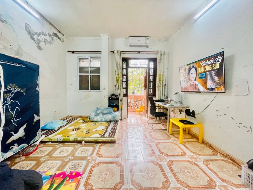 Bán nhà Định Công - diện tích 41m2 3 tầng - Gần ô tô, trung tâm gần nhiều tiện ích - giá 9,9 tỷ