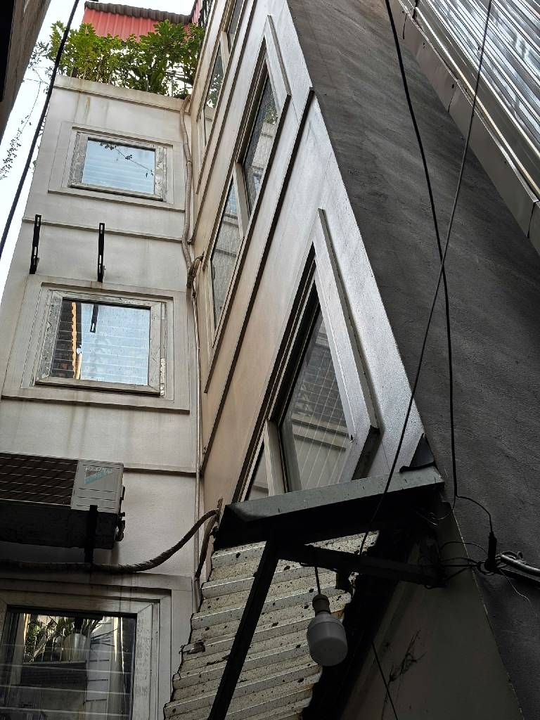 Bán nhà Đê Trần Khát Chân - diện tích 30m2 5 tầng - Ô TÔ 50M - giá 7,2 tỷ