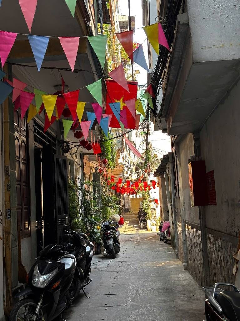 Bán nhà Đê Trần Khát Chân - diện tích 30m2 5 tầng - Ô TÔ 50M - giá 7,2 tỷ