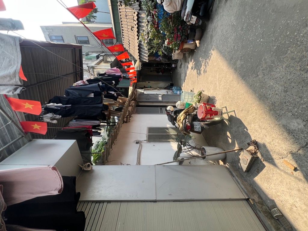 Bán nhà Lãng Yên - diện tích 52m2 1 tầng - Nhà cũ, xác định bán đất, xây mới làm gì cũng được - giá 10 tỷ