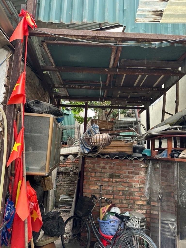 Bán nhà Lãng Yên - diện tích 52m2 1 tầng - Nhà cũ, xác định bán đất, xây mới làm gì cũng được - giá 10 tỷ