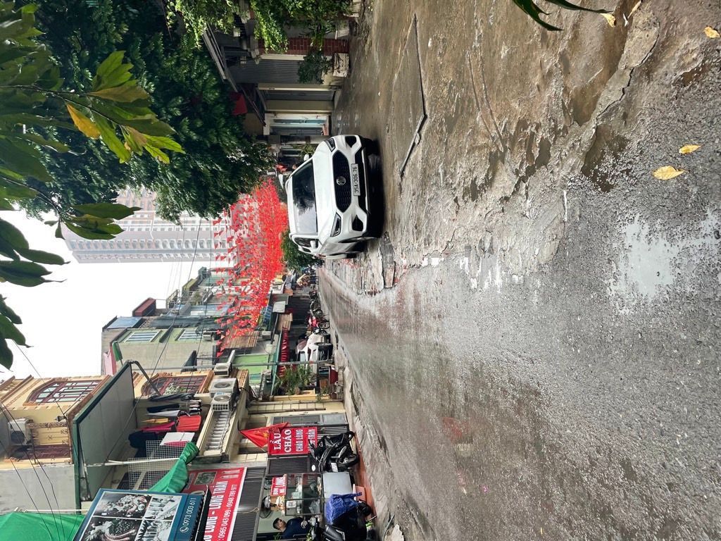 Bán nhà Tân Mai - diện tích 41m2 2 tầng - Mặt ngõ ô tô tránh kinh doanh sầm uất - giá 10,5 tỷ