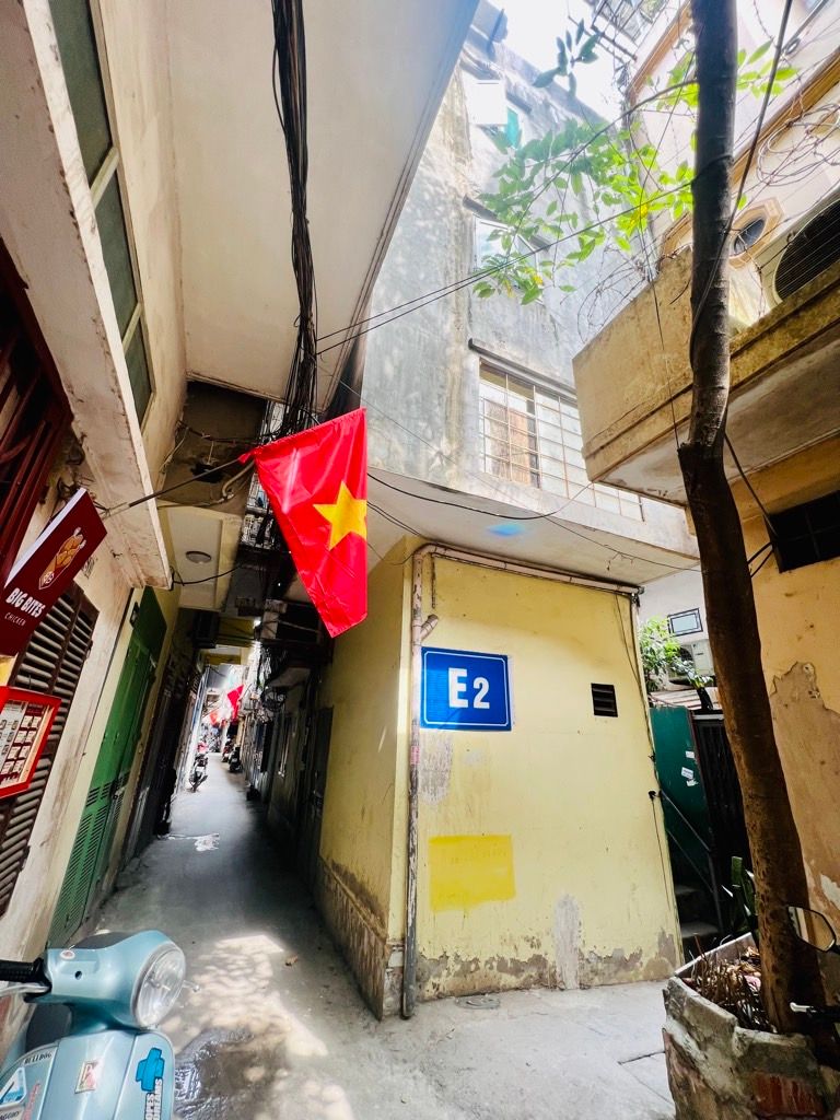 Bán nhà Đại La - diện tích 70m2 2 tầng - Căn hộ tập thể - giá 3,68 tỷ