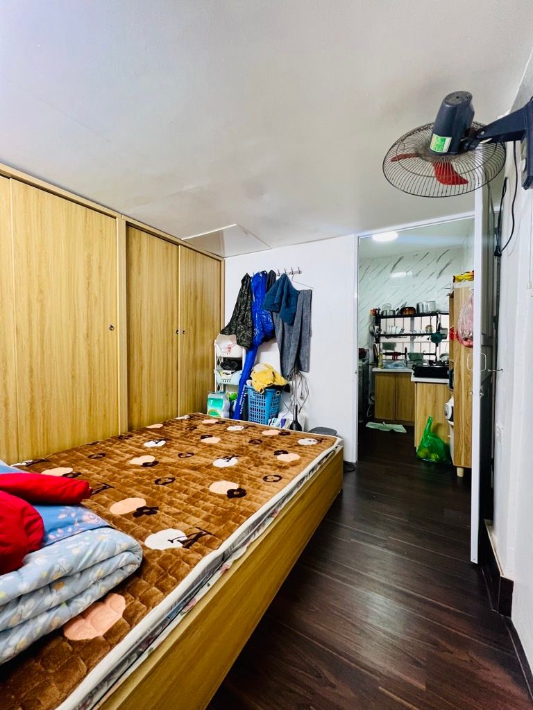 Bán nhà Đại La - diện tích 70m2 2 tầng - Căn hộ tập thể - giá 3,68 tỷ