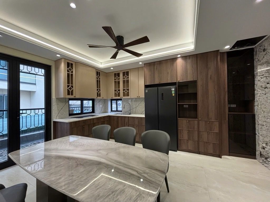 Bán nhà Lò Đúc - diện tích 35.8m2 6 tầng - Nhà lô góc, thang máy, tặng nội thất sang trọng - giá 17,5 tỷ