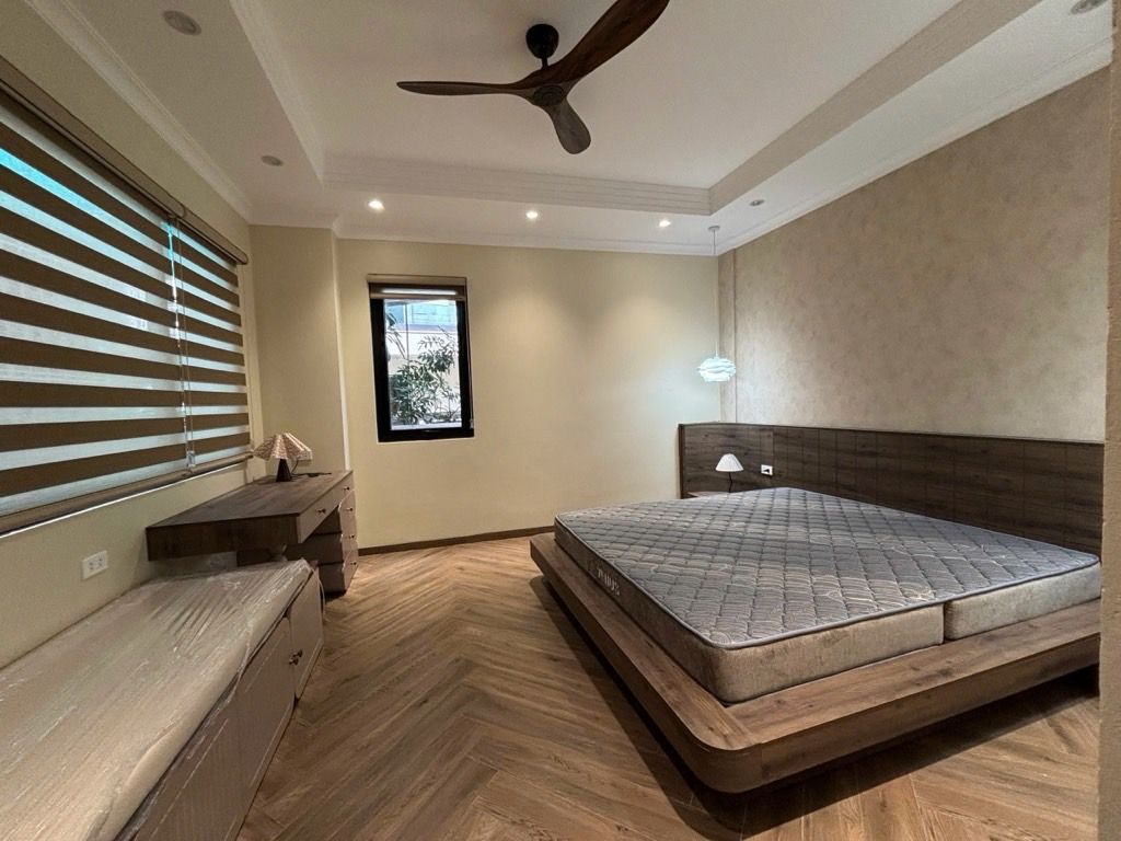 Bán nhà Lò Đúc - diện tích 35.8m2 6 tầng - Nhà lô góc, thang máy, tặng nội thất sang trọng - giá 17,5 tỷ