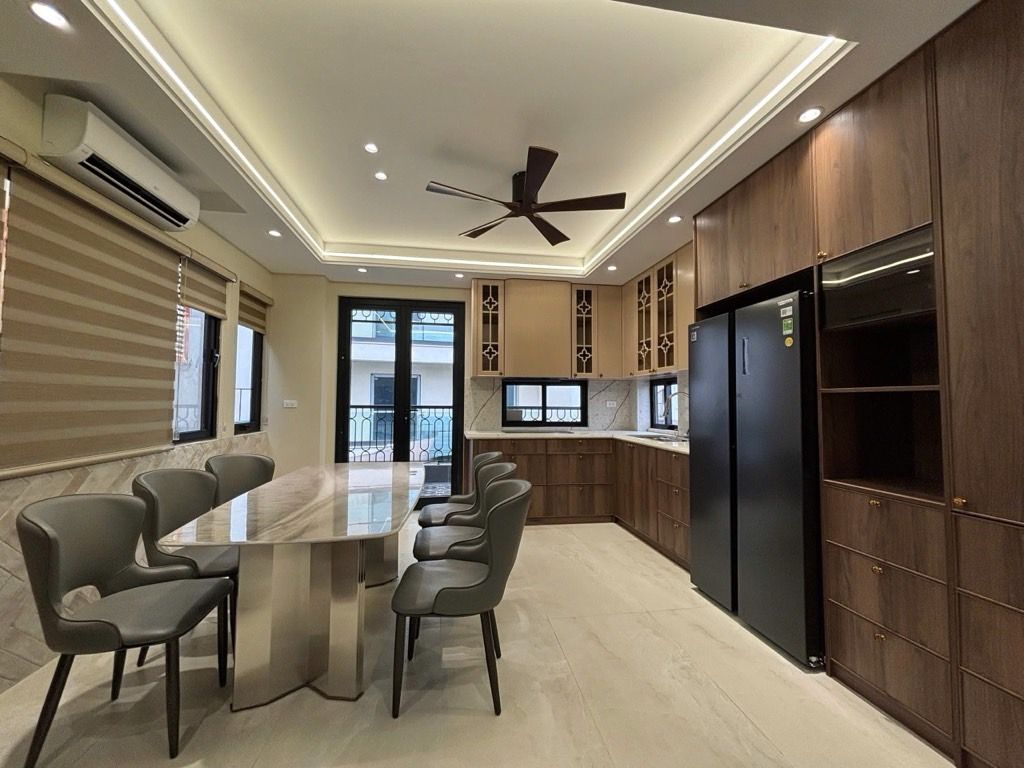 Bán nhà Lò Đúc - diện tích 35.8m2 6 tầng - Nhà lô góc, thang máy, tặng nội thất sang trọng - giá 17,5 tỷ