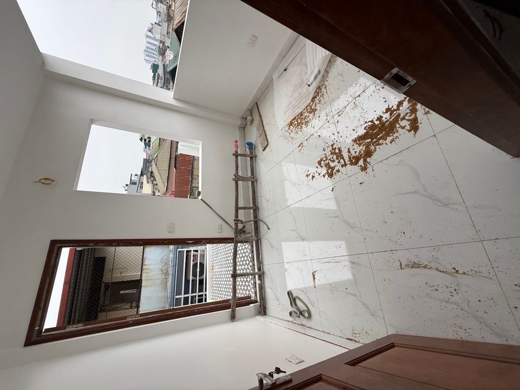 Bán nhà Trương Định - diện tích 31m2 6 tầng - Mặt ngách rộng, thang máy nhập - giá 7,8 tỷ