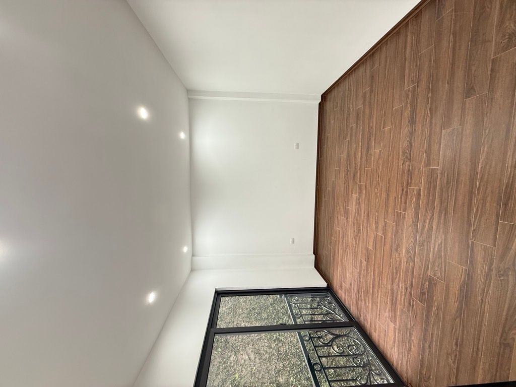 Bán nhà Ngõ Quỳnh - diện tích 27m2 5 tầng - Lô góc, nhà mới - giá 10 tỷ