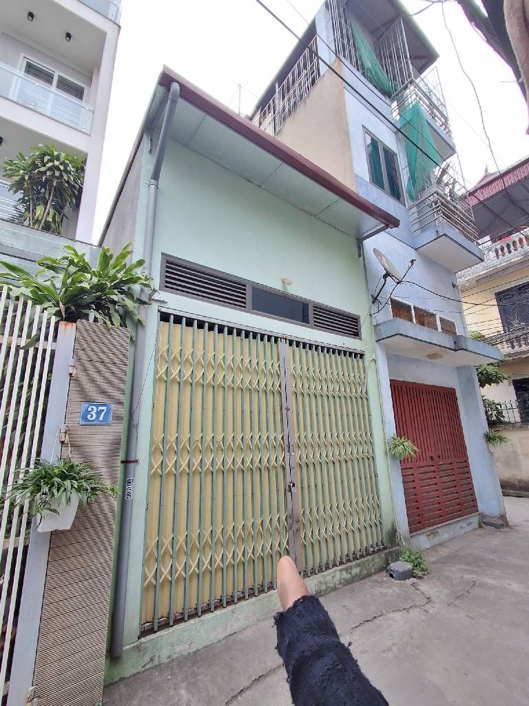 Bán nhà trong ngõ Ngô Gia Tự 49,5m2 x 1 tầng, Q. Long Biên – Giá 8 tỷ