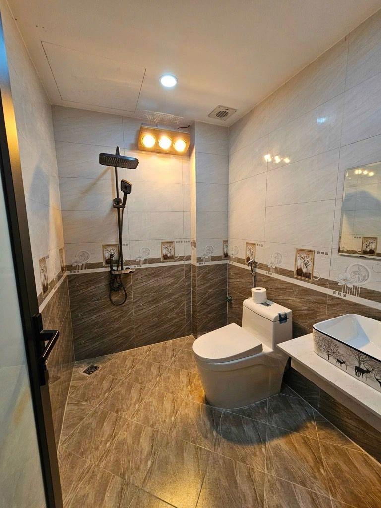 Bán nhà Nguyễn Khoái - diện tích 43.4m2 5 tầng - ô tô tránh - giá 15,9 tỷ