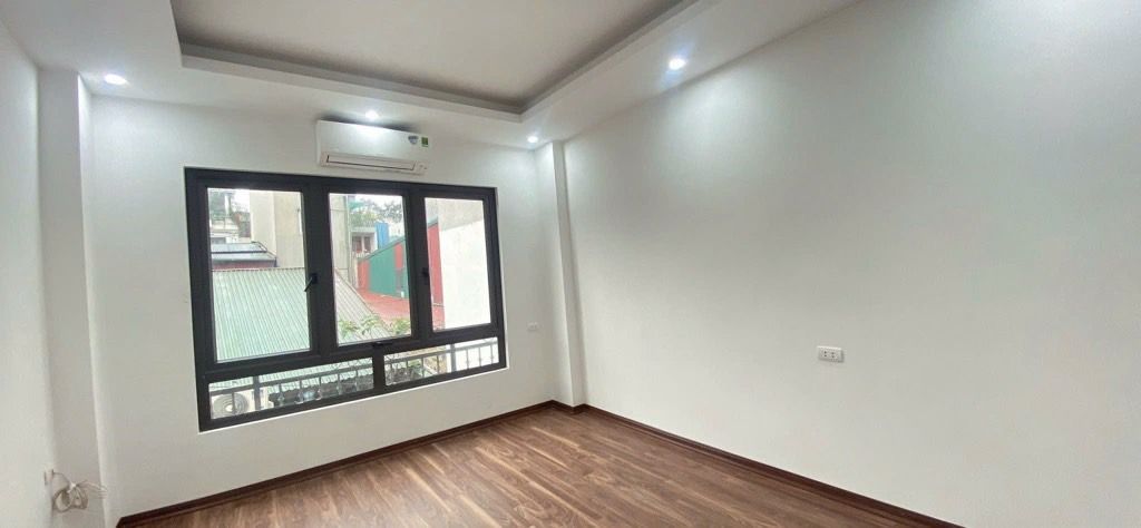Bán nhà Nguyễn Khoái - diện tích 43.4m2 5 tầng - ô tô tránh - giá 15,9 tỷ