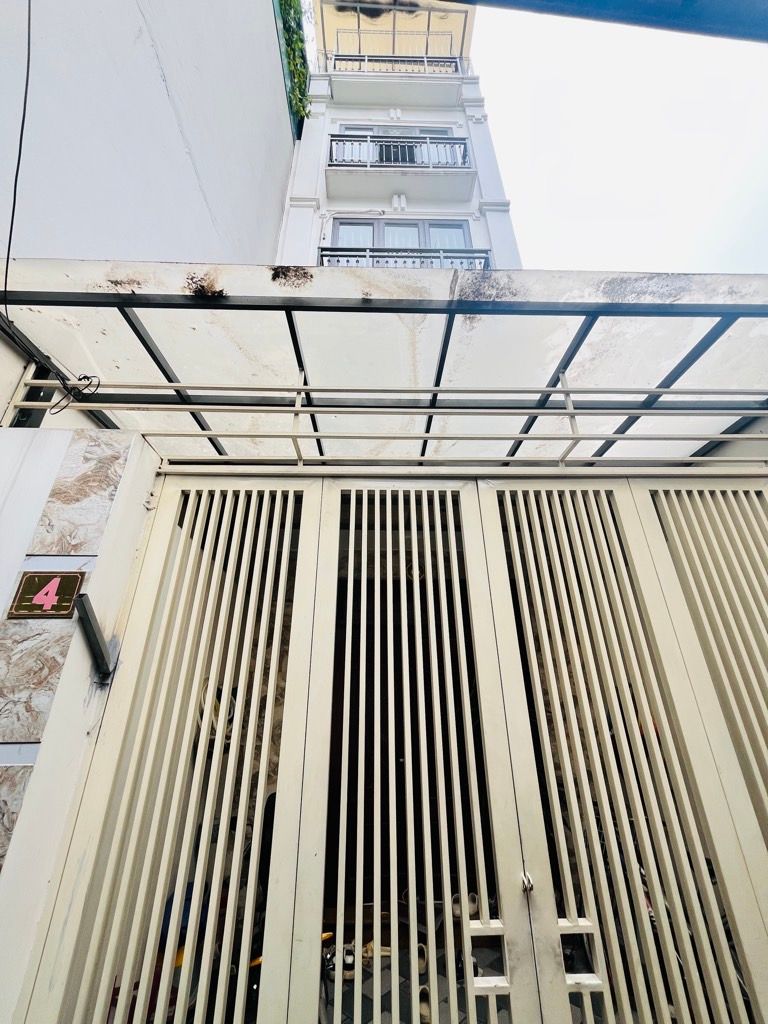 Bán nhà Nguyễn Khoái - diện tích 43.4m2 5 tầng - ô tô tránh - giá 15,9 tỷ