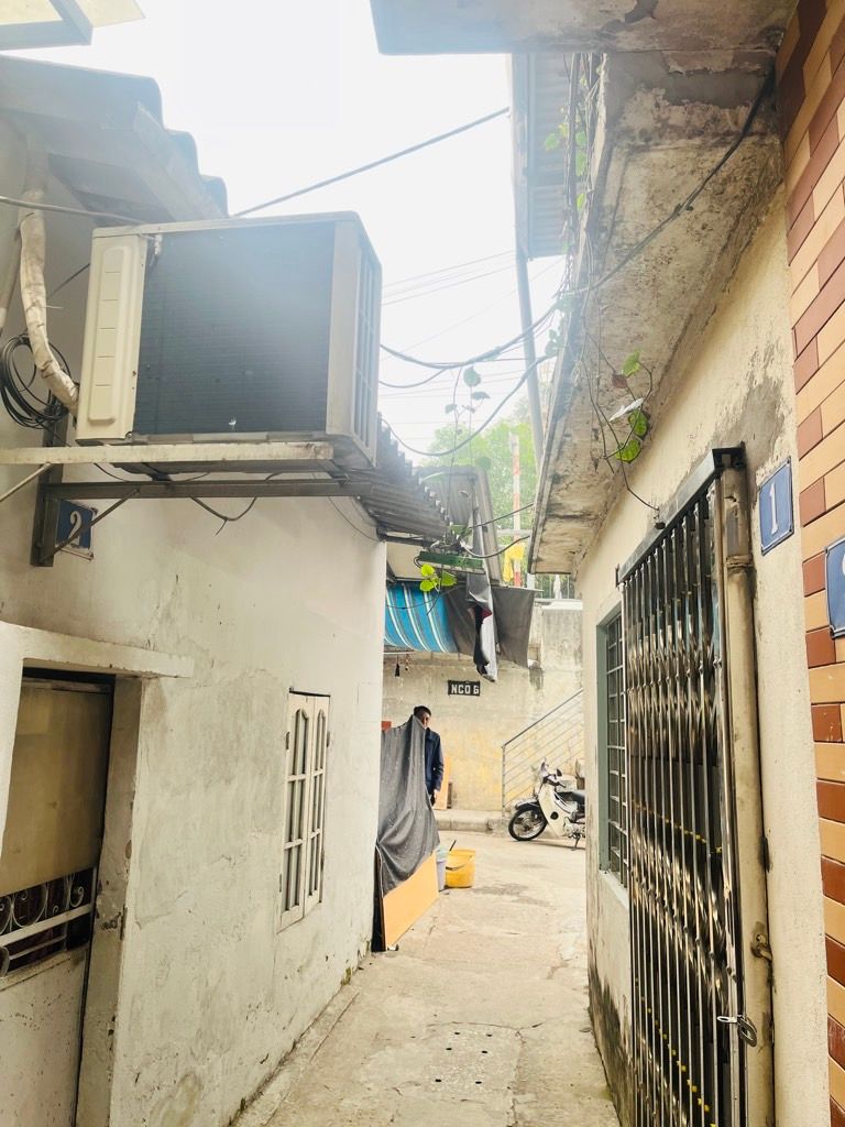 Bán nhà Nguyễn Khoái - diện tích 43.4m2 5 tầng - ô tô tránh - giá 15,9 tỷ