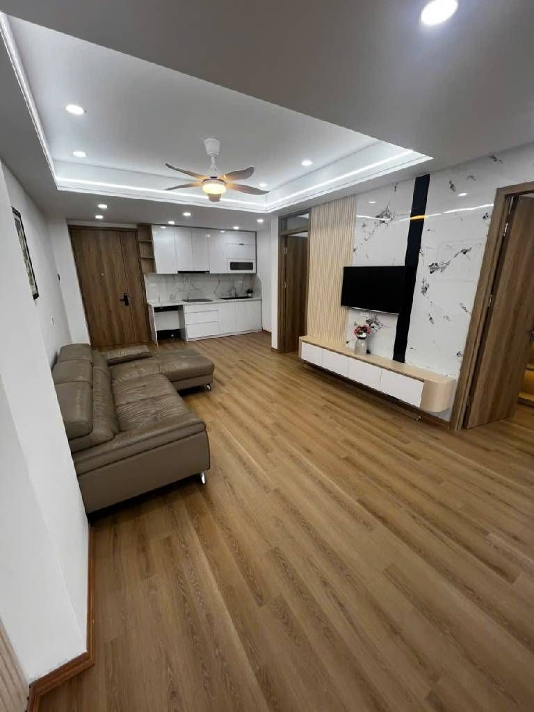 Bán nhà Tân Mai - diện tích 66,7m2 9 tầng - Nhà đẹp hiếm có - giá 5,7 tỷ