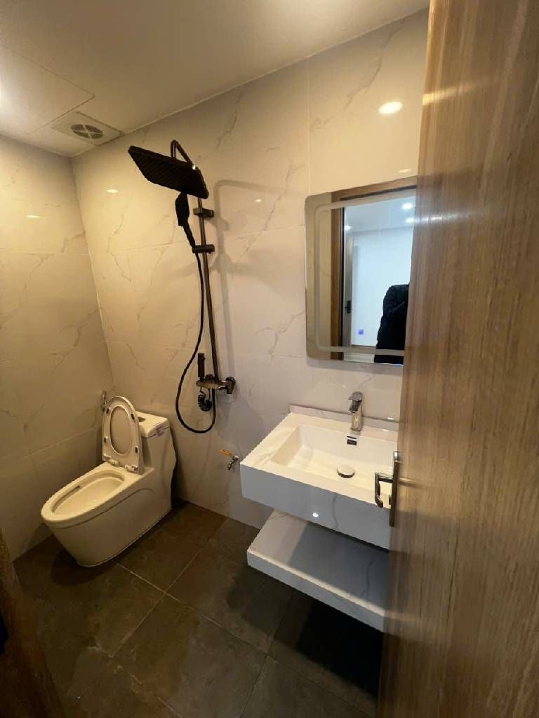 Bán nhà Tân Mai - diện tích 66,7m2 9 tầng - Nhà đẹp hiếm có - giá 5,7 tỷ