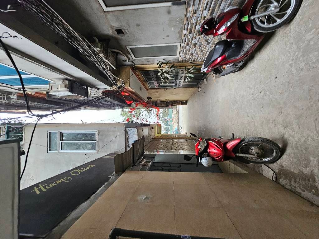 Bán nhà Trịnh Đình Cửu - diện tích 27.8m2 3 tầng - Hiếm nhà bán - giá 6,2 tỷ