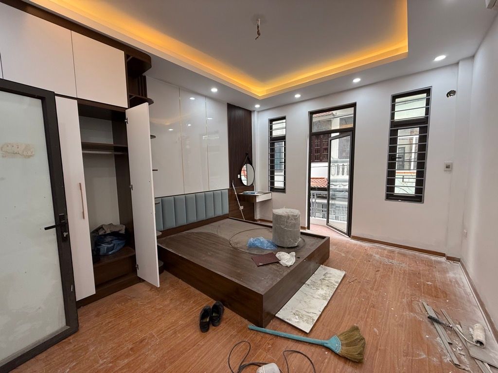 Bán nhà Vĩnh Hưng - diện tích 30m2 5 tầng - Lô góc - giá 5,9 tỷ