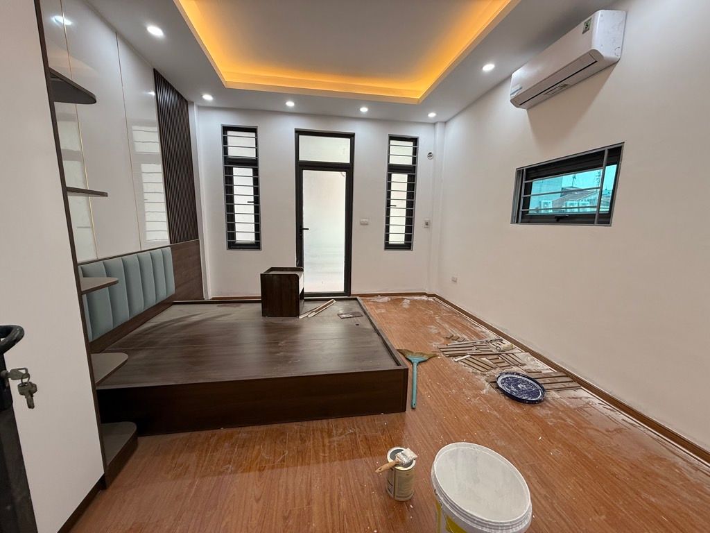 Bán nhà Vĩnh Hưng - diện tích 30m2 5 tầng - Lô góc - giá 5,9 tỷ