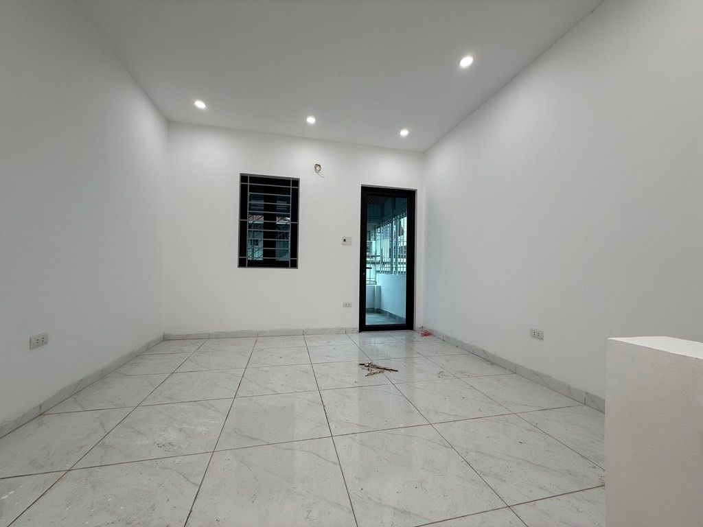 Bán nhà Vĩnh Hưng - diện tích 30m2 5 tầng - Lô góc - giá 5,9 tỷ