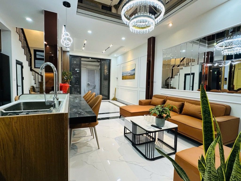 Bán nhà Trương Định - diện tích 47m2 5 tầng - NHÀ ĐẸP - THANG MÁY - TẶNG FULL NỘI THẤT SỊN - giá 11,8 tỷ