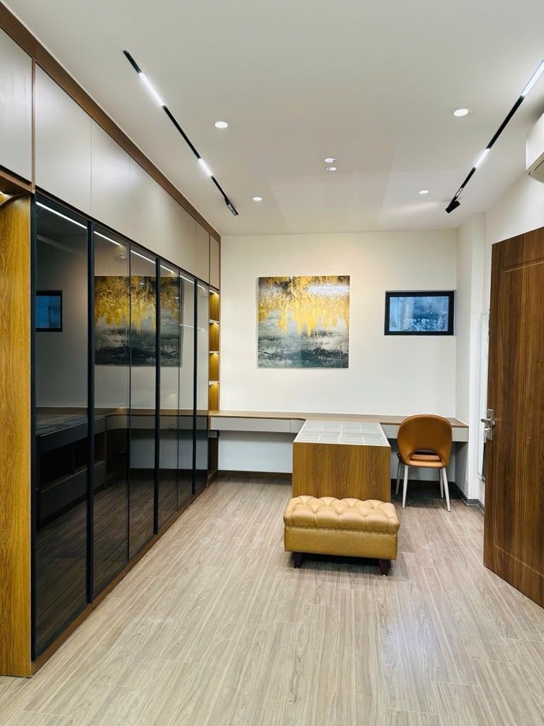 Bán nhà Trương Định - diện tích 47m2 5 tầng - NHÀ ĐẸP - THANG MÁY - TẶNG FULL NỘI THẤT SỊN - giá 11,8 tỷ