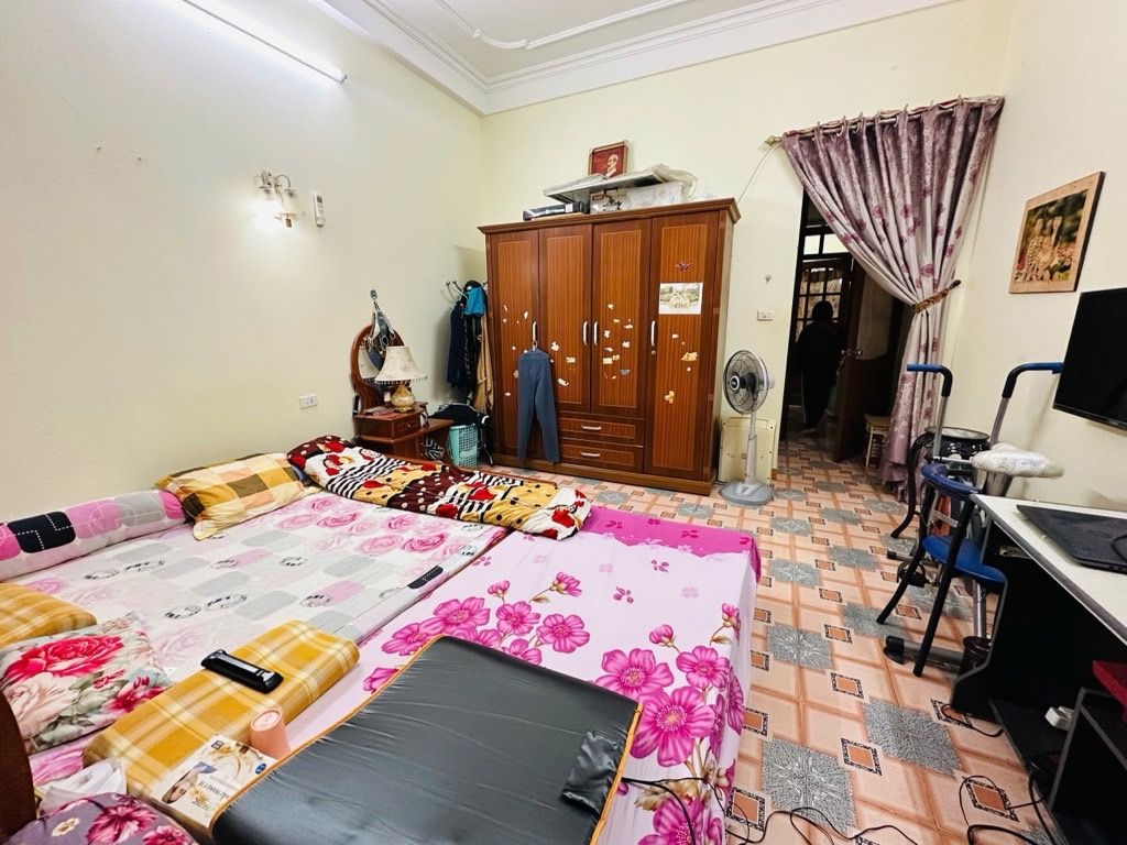 Bán nhà Tân Mai - diện tích 47m2 4 tầng - ô tô tránh - giá 16,5 tỷ