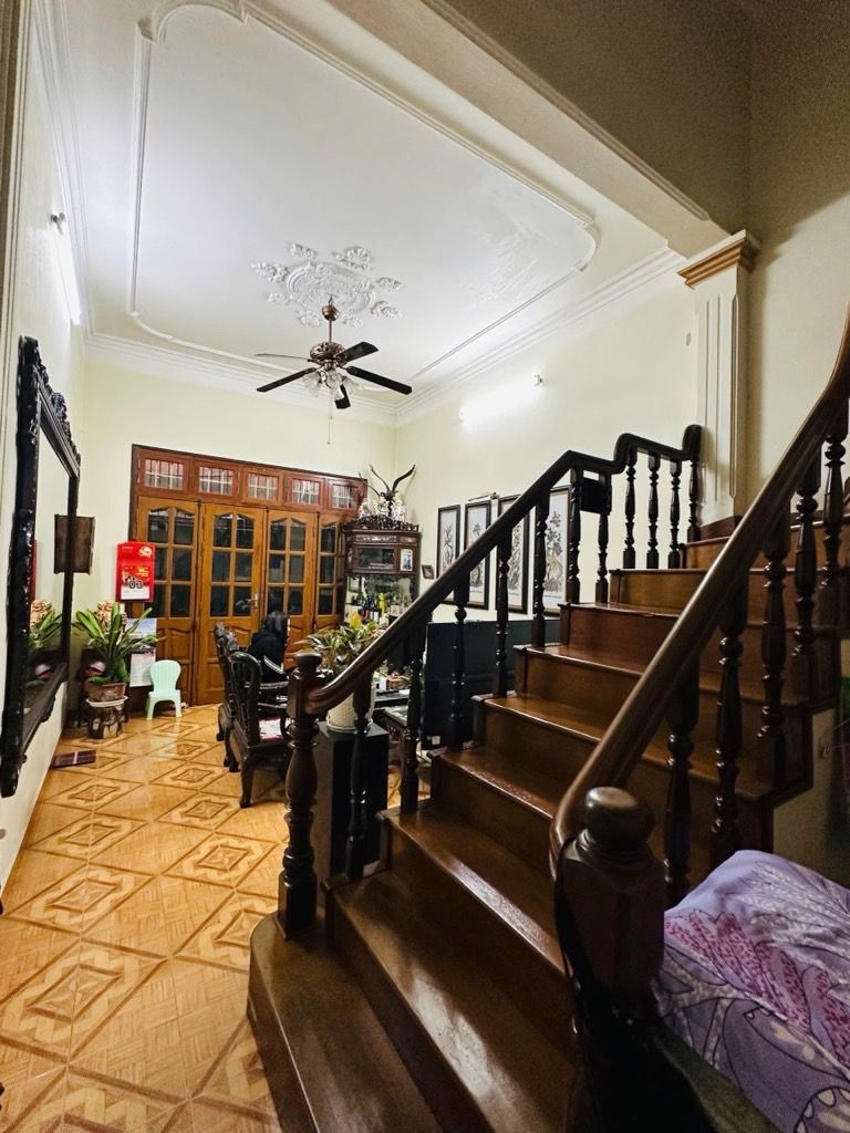 Bán nhà Tân Mai - diện tích 47m2 4 tầng - ô tô tránh - giá 16,5 tỷ