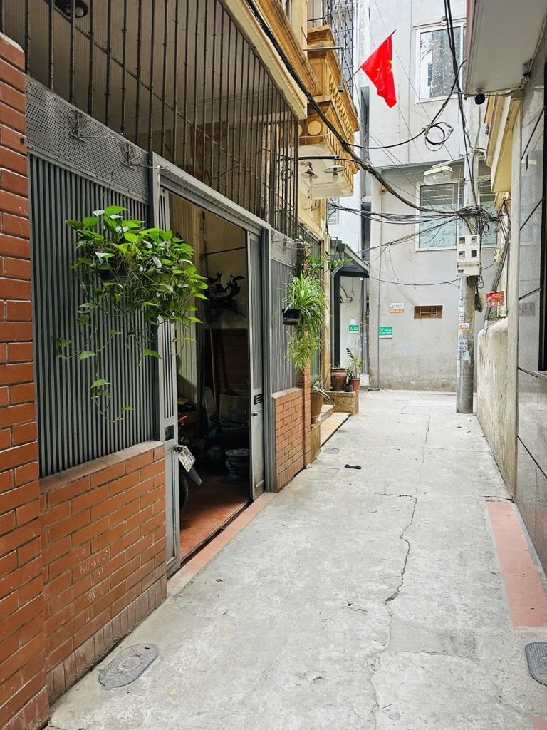 Bán nhà Tân Mai - diện tích 47m2 4 tầng - ô tô tránh - giá 16,5 tỷ