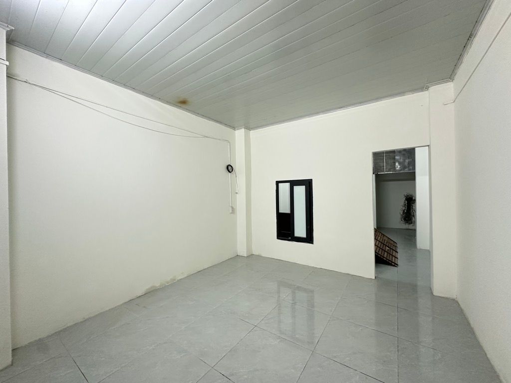 Bán nhà Định Công Thượng - diện tích 42.2m2 1 tầng - mặt đường ô tô tránh - giá 4,85 tỷ