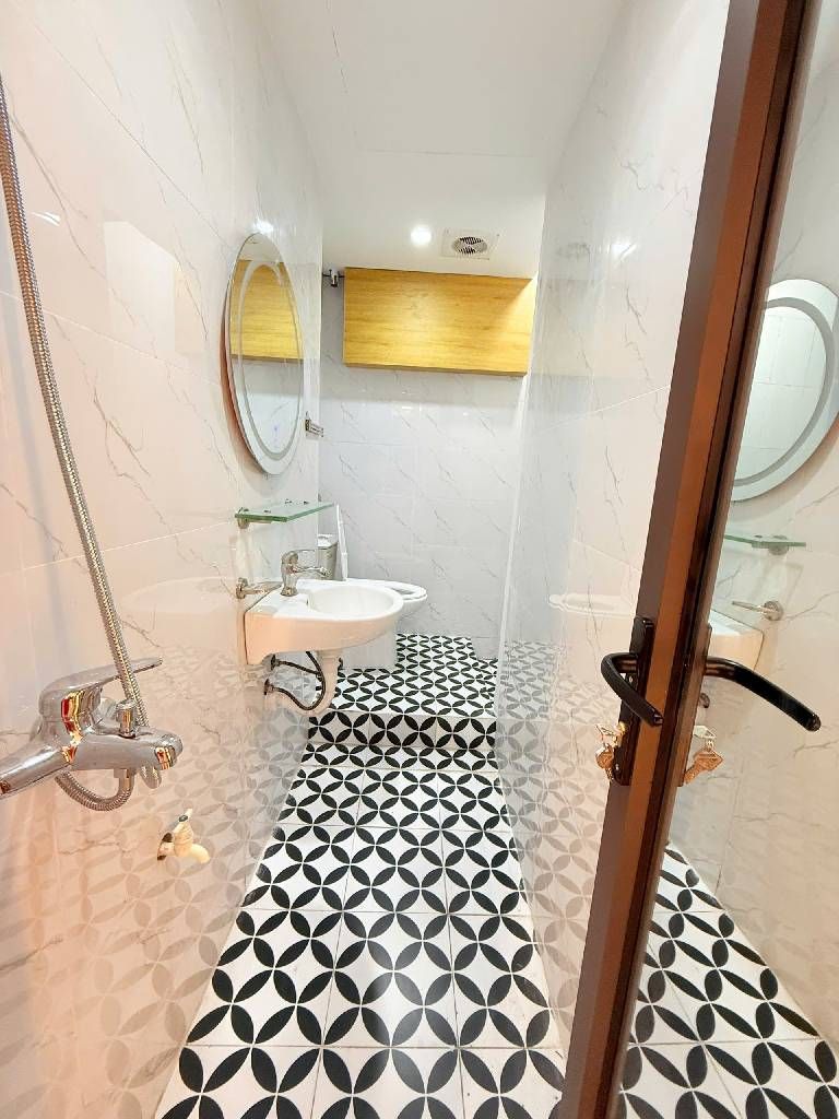 Bán nhà Lò Đúc - diện tích 55m2 2 tầng - Nhà đẹp long lanh - giá 3,4 tỷ