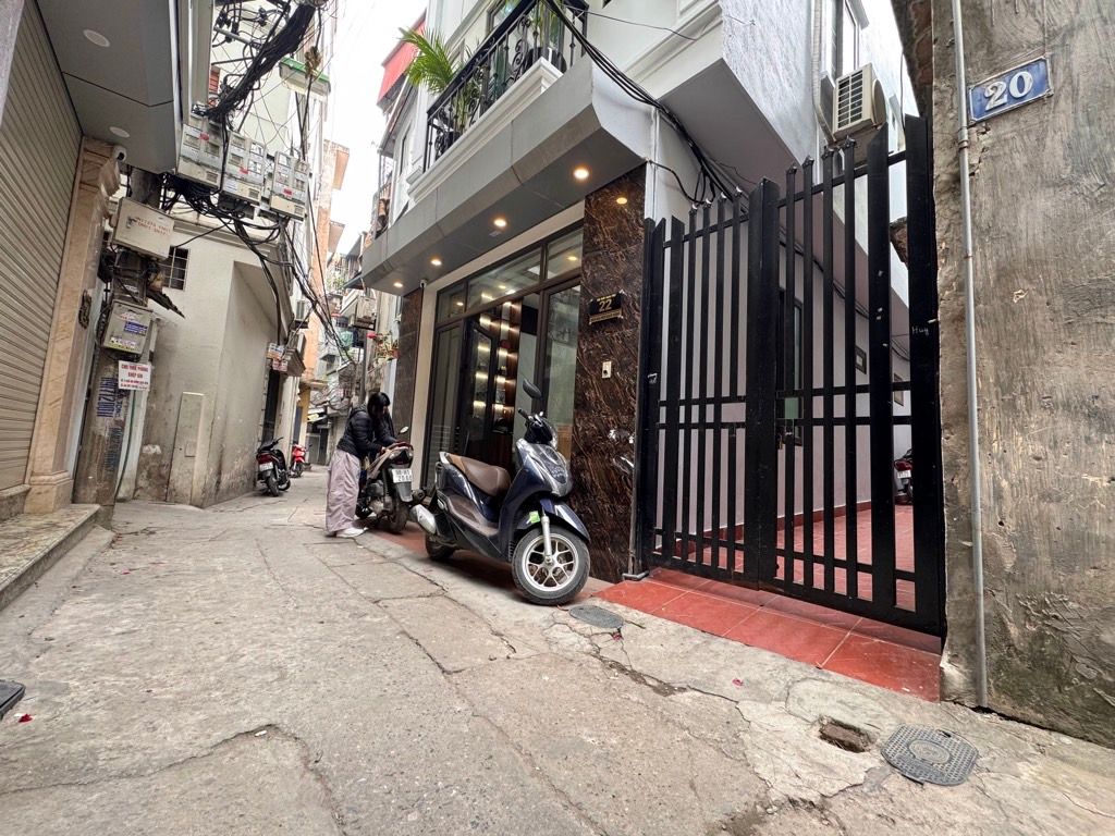 Bán nhà Bạch Đằng - diện tích 48.8m2 5 tầng - Lô góc, ngõ thông - giá 11,9 tỷ