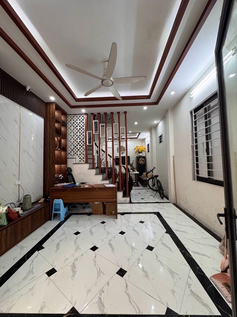 Bán nhà Bạch Đằng - diện tích 48.8m2 5 tầng - Lô góc, ngõ thông - giá 11,9 tỷ