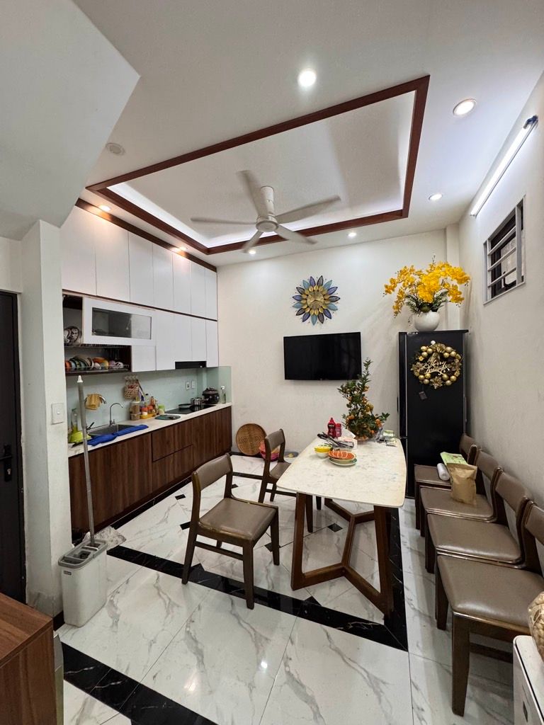 Bán nhà Bạch Đằng - diện tích 48.8m2 5 tầng - Lô góc, ngõ thông - giá 11,9 tỷ