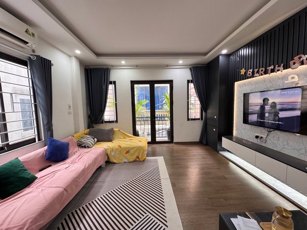 Bán nhà Bạch Đằng - diện tích 48.8m2 5 tầng - Lô góc, ngõ thông - giá 11,9 tỷ