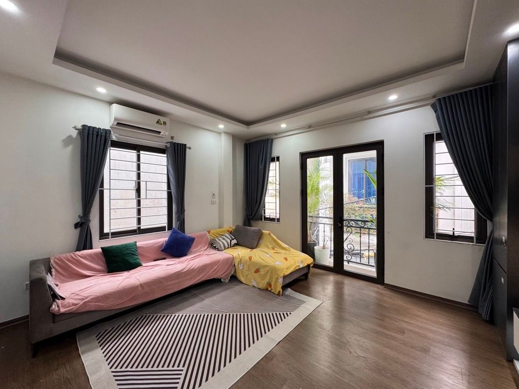 Bán nhà Bạch Đằng - diện tích 48.8m2 5 tầng - Lô góc, ngõ thông - giá 11,9 tỷ