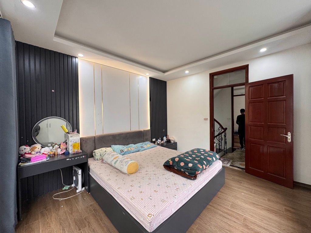 Bán nhà Bạch Đằng - diện tích 48.8m2 5 tầng - Lô góc, ngõ thông - giá 11,9 tỷ