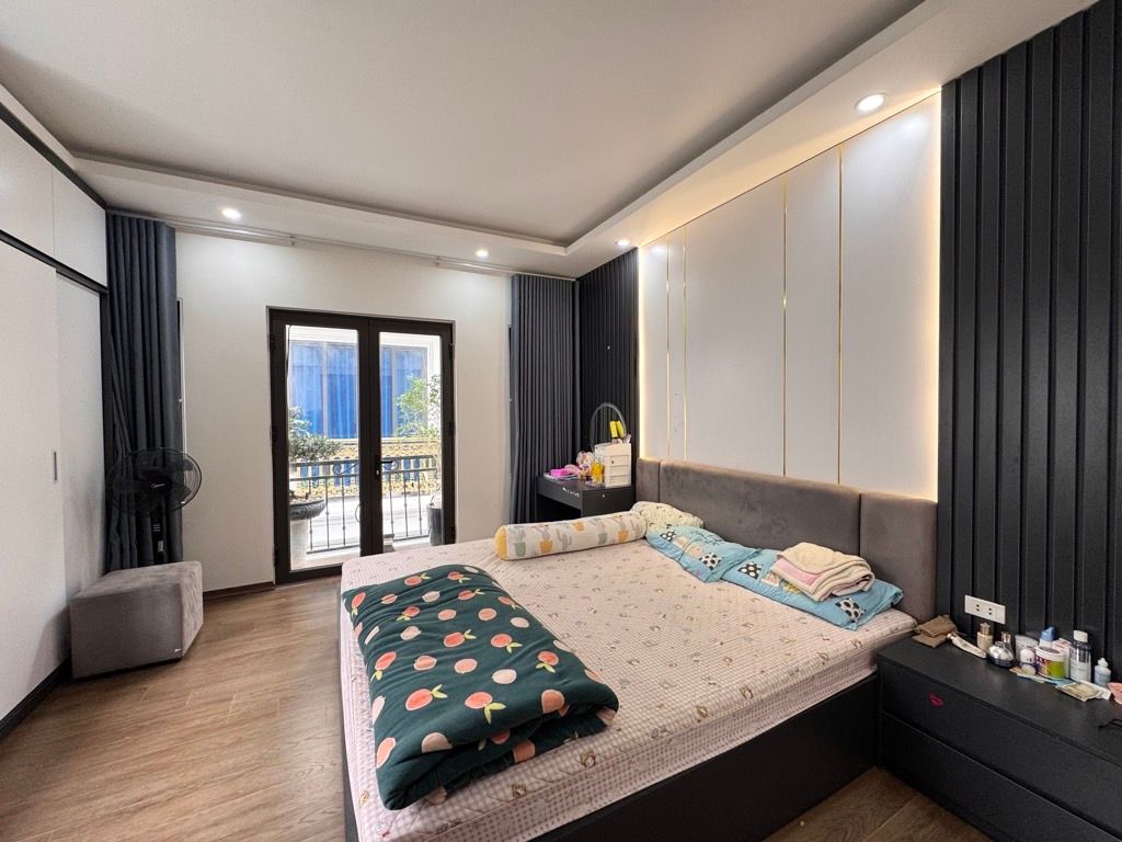 Bán nhà Bạch Đằng - diện tích 48.8m2 5 tầng - Lô góc, ngõ thông - giá 11,9 tỷ