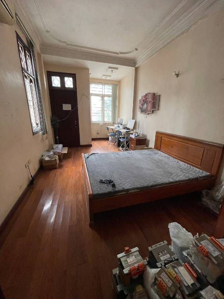 Bán nhà Nguyễn Trãi - diện tích 25.3m2 5 tầng - Mặt phố - vỉa hè rộng - lô góc - kinh doanh đỉnh - giá 14 tỷ