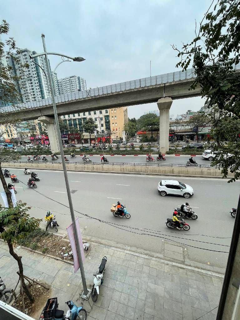 Bán nhà Nguyễn Trãi - diện tích 25.3m2 5 tầng - Mặt phố - vỉa hè rộng - lô góc - kinh doanh đỉnh - giá 14 tỷ