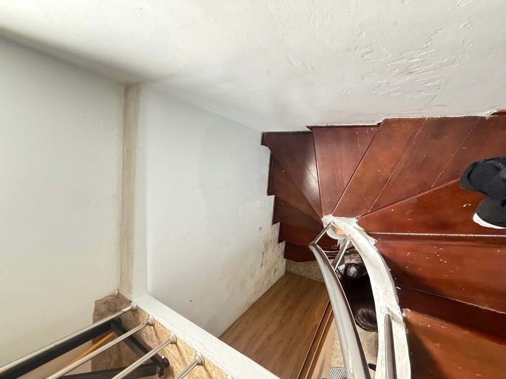 Bán nhà Mai Hắc Đế - diện tích 110m2 1 tầng - Ô tô đỗ chân cầu thang - giá 9,6 tỷ