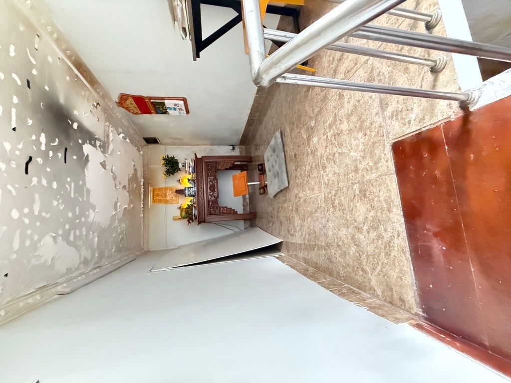 Bán nhà Mai Hắc Đế - diện tích 110m2 1 tầng - Ô tô đỗ chân cầu thang - giá 9,6 tỷ