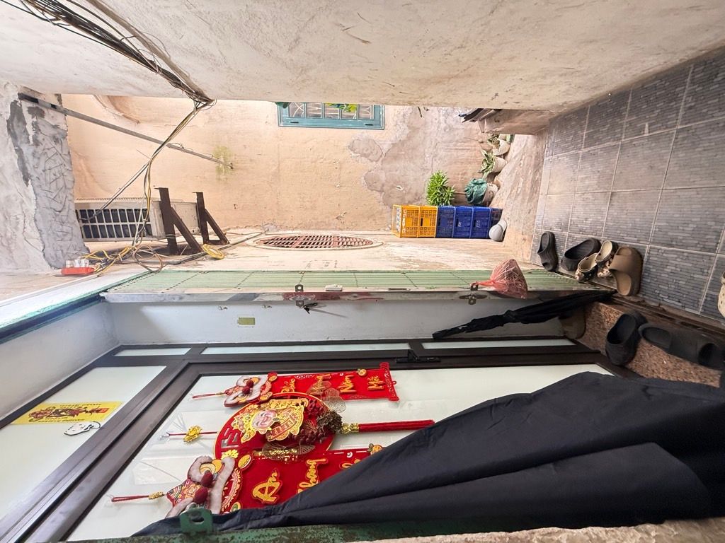 Bán nhà Mai Hắc Đế - diện tích 110m2 1 tầng - Ô tô đỗ chân cầu thang - giá 9,6 tỷ