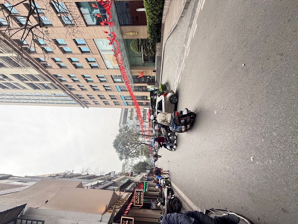 Bán nhà Mai Hắc Đế - diện tích 110m2 1 tầng - Ô tô đỗ chân cầu thang - giá 9,6 tỷ