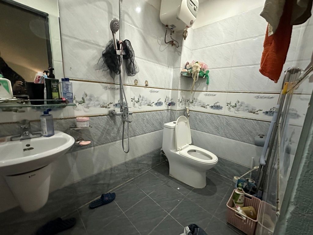 Bán nhà Khương Đình - diện tích 37m2 5 tầng - Nhà gần phố, cách 50m ô tô tránh - giá 7,9 tỷ