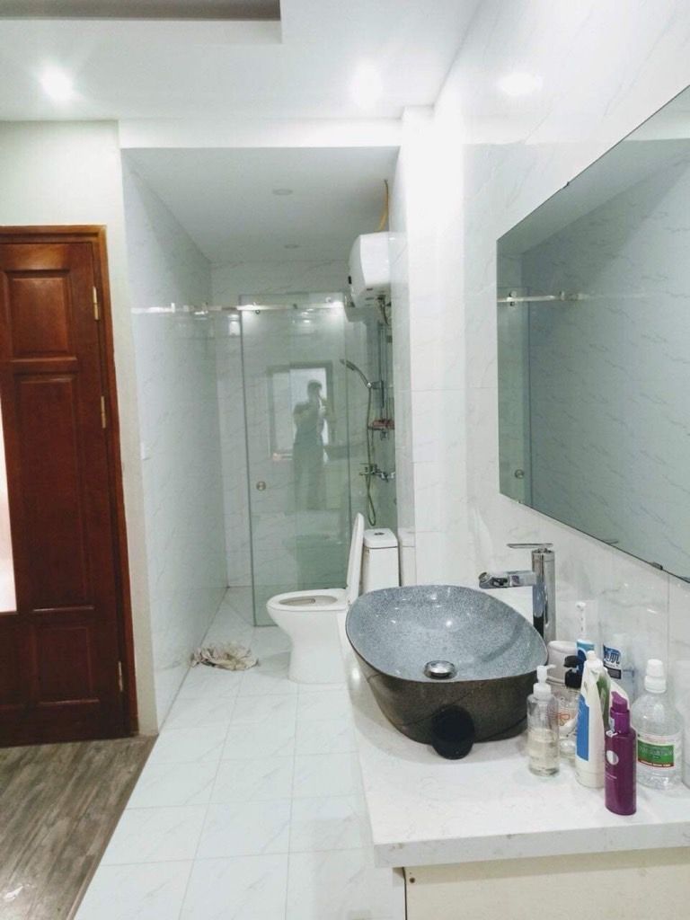 Bán nhà Khương Đình - diện tích 37m2 5 tầng - Nhà gần phố, cách 50m ô tô tránh - giá 7,9 tỷ