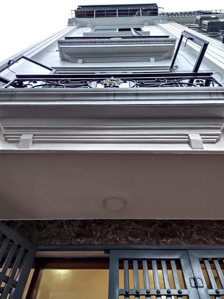 Bán nhà Khương Đình - diện tích 37m2 5 tầng - Nhà gần phố, cách 50m ô tô tránh - giá 7,9 tỷ