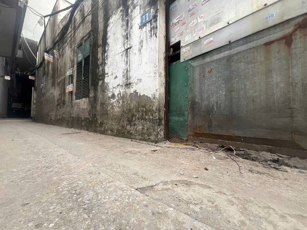 Bán nhà Lê Trọng Tấn - diện tích 74.5m2 1 tầng - Sát đường vành đai 2.5 - giá 13,5 tỷ